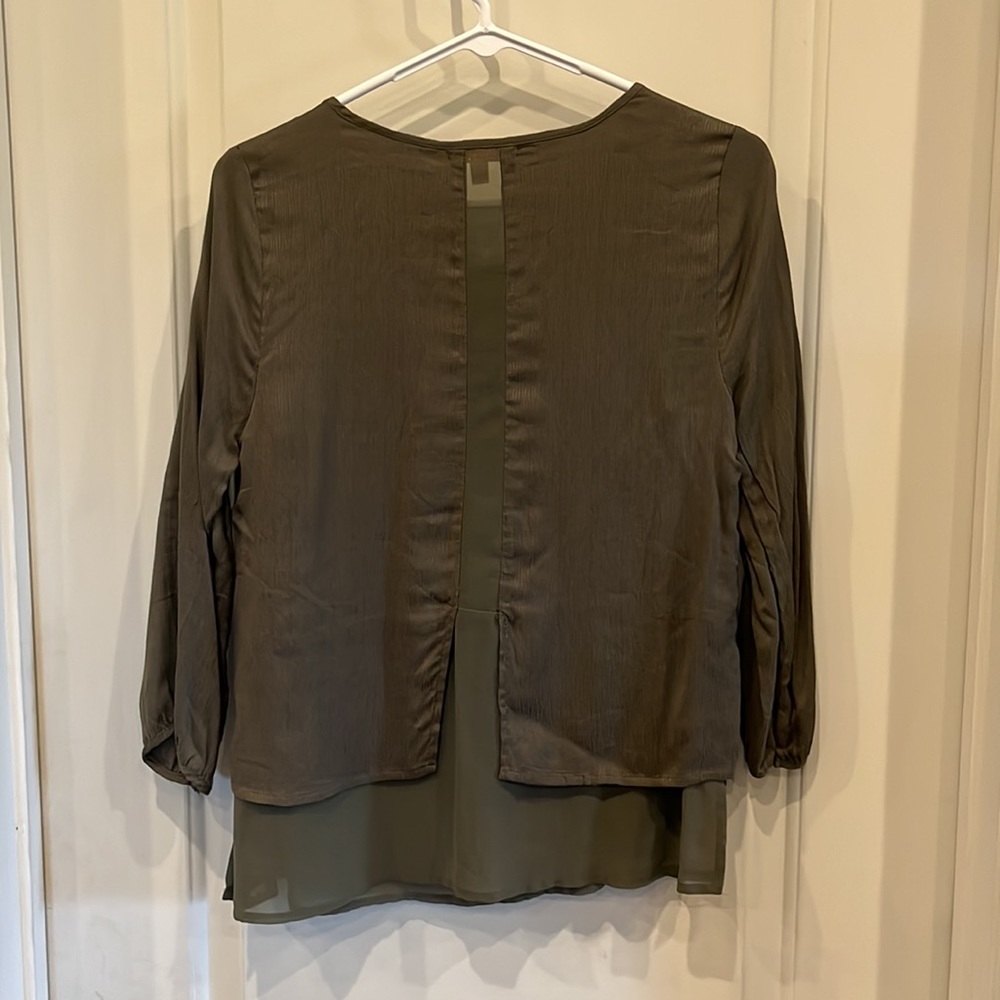 Verdi Split Back Blouse - Picture 2 of 2